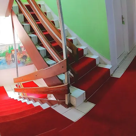 Mudanya Otel 3* מודניה